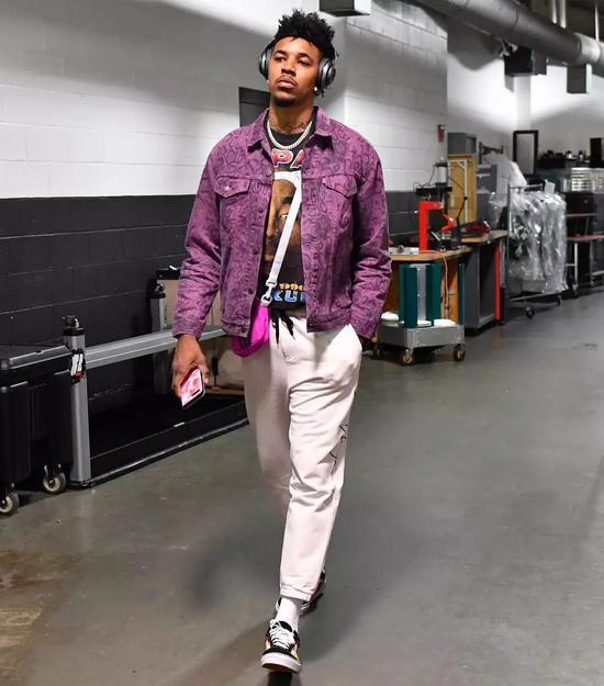 助与后期发 助与后期发