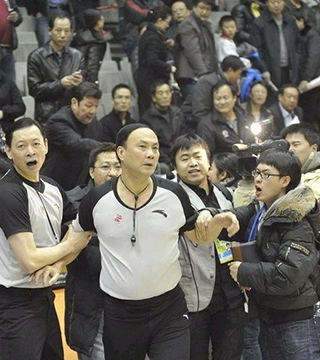 丢失球权后 丢失球权后